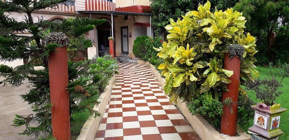 Hotel Guru Kripa Джамшедпур Экстерьер фото